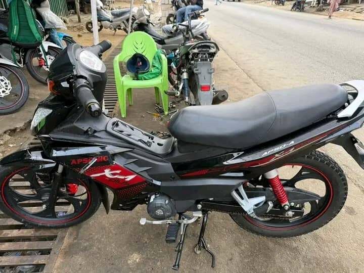 Moto sportive Apsonic X1