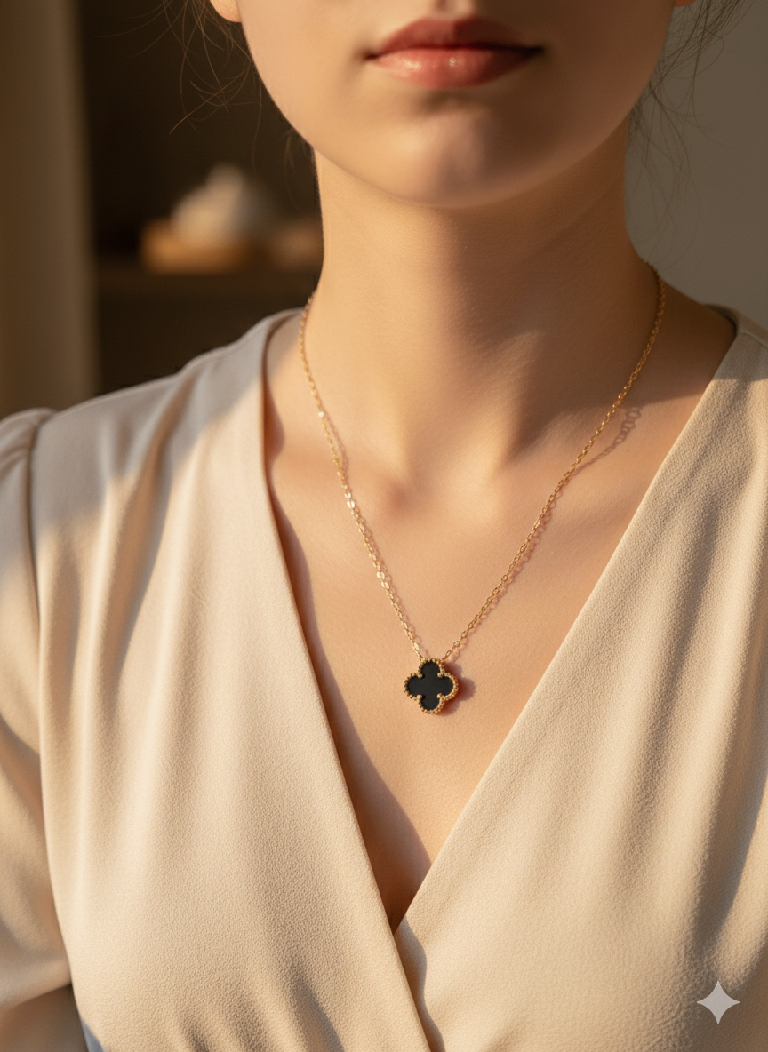 Collier fin en or avec pendentif en perle