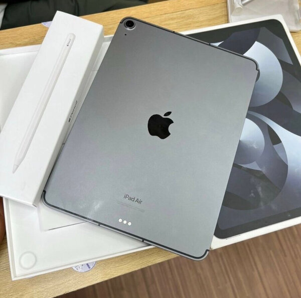 iPad Air 5ème Génération Gris