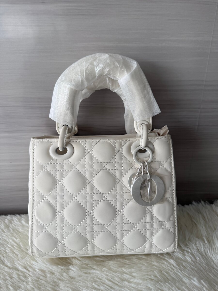 Sac à main Lady Dior en cuir rouge