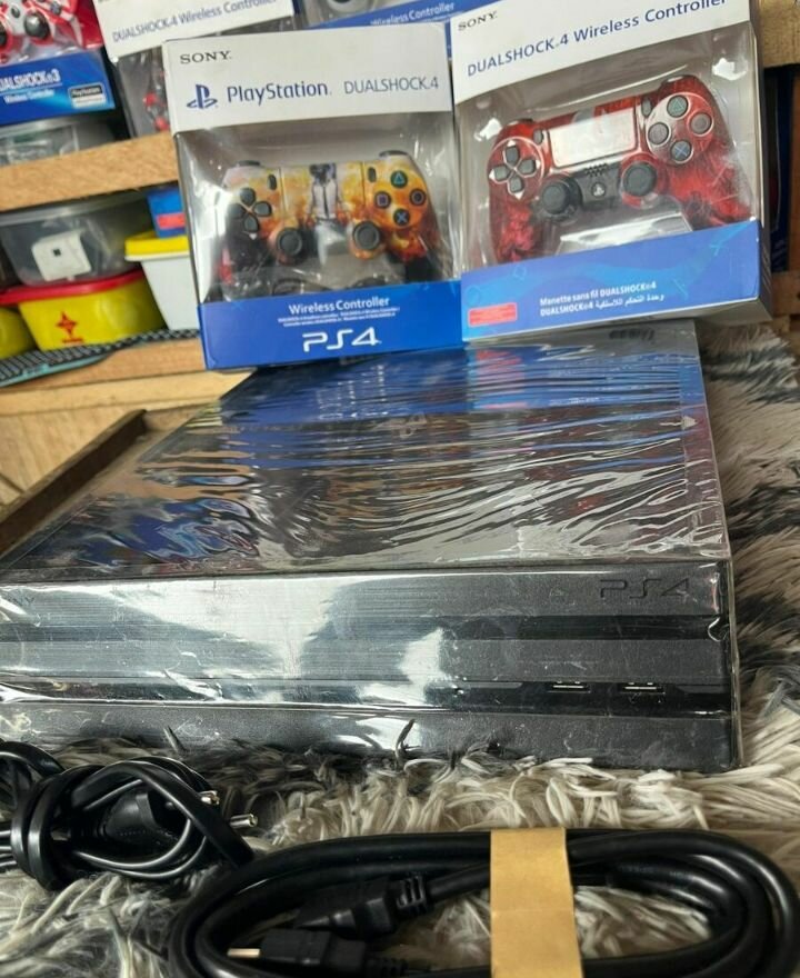 Console Sony PlayStation 4 avec accessoires