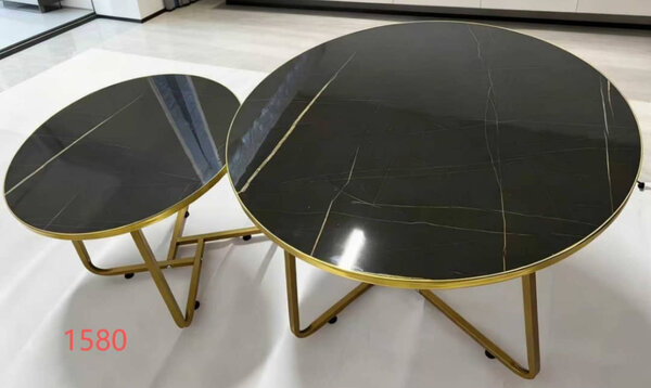 Tables basses en marbre noir