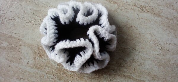 Élastique à cheveux crocheté