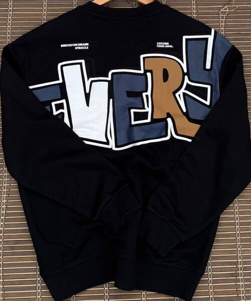 Sweatshirt graphique tendance