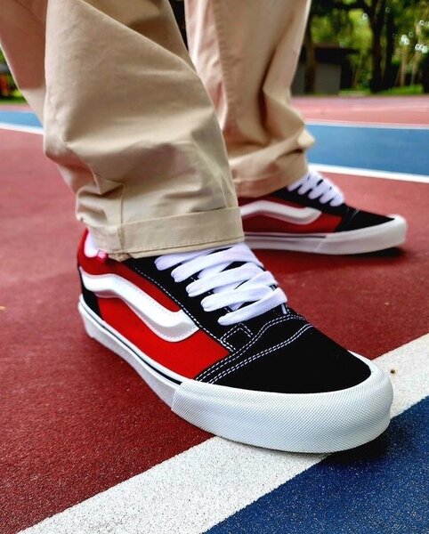 Chaussures Vans Old Skool rouge noir
