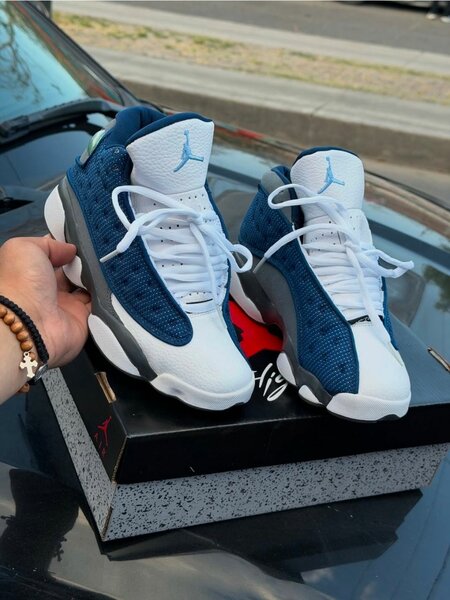 Chaussures Air Jordan 13 bleu et blanc