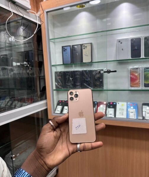 iPhone 11 Pro Max doré