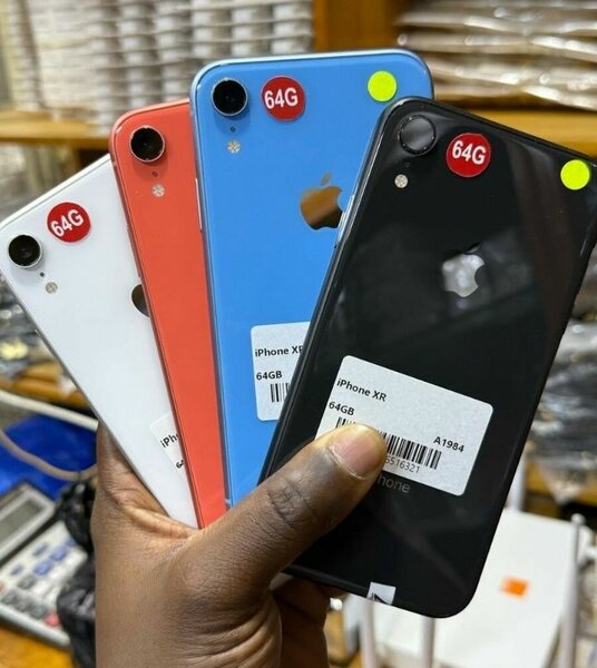 iPhone XR 64GB Couleurs Variées
