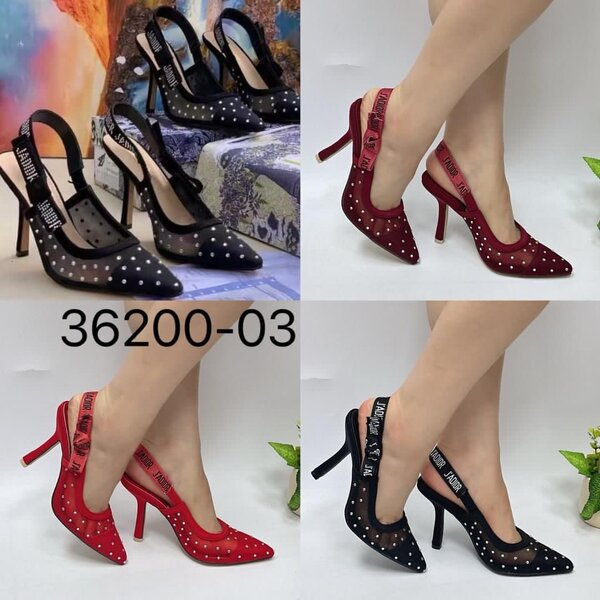 Sandales en cuir noir élégant