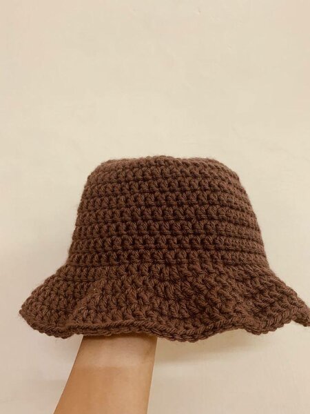 Chapeau cloche tricoté