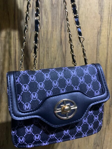 Sac élégant à bandoulière chaîne