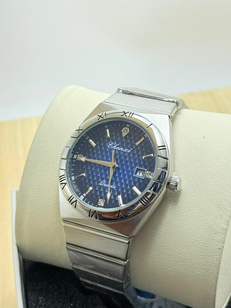 Montre homme fin et discret