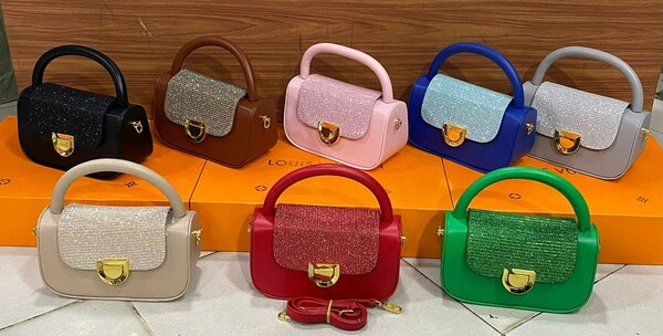 Hand bag's