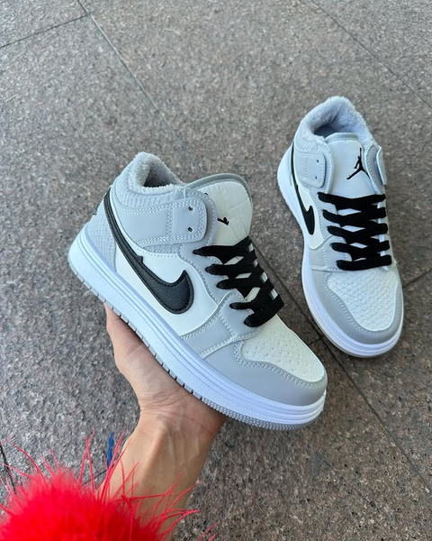 Кроссовки бело-серые