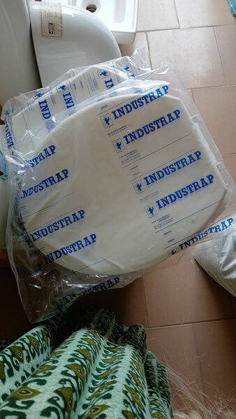 Abattant WC en plastique robuste