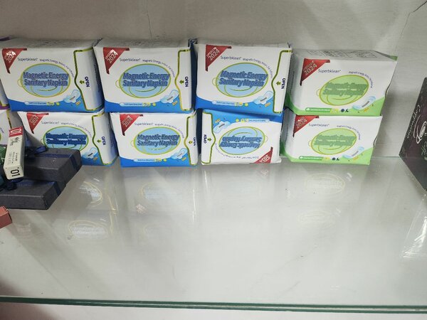 Serviettes hygiéniques magnétiques