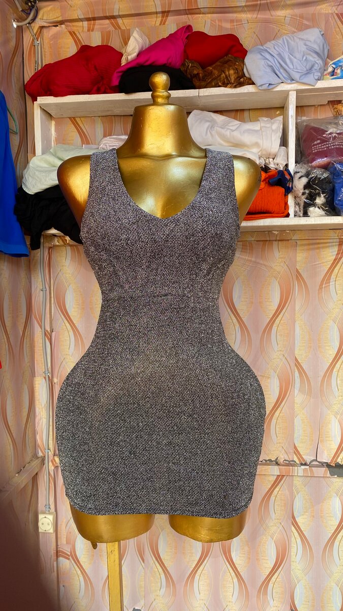 Robe moulante dos croisé