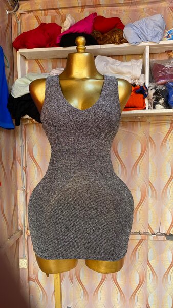 Robe moulante dos croisé