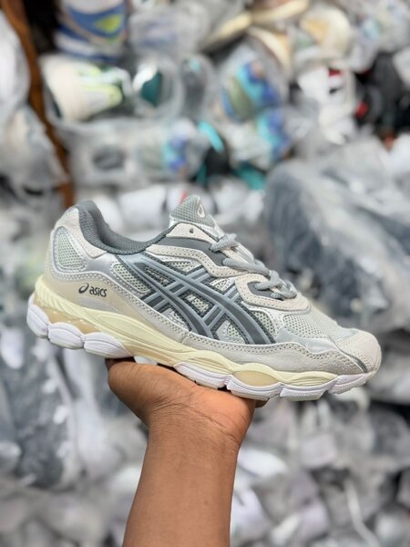 Asics Sneakers Confort Gris