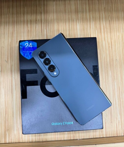 *Samsung Galaxy Z fold 4 256gb