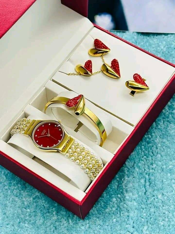 Coffret cadeau bijoux et montre