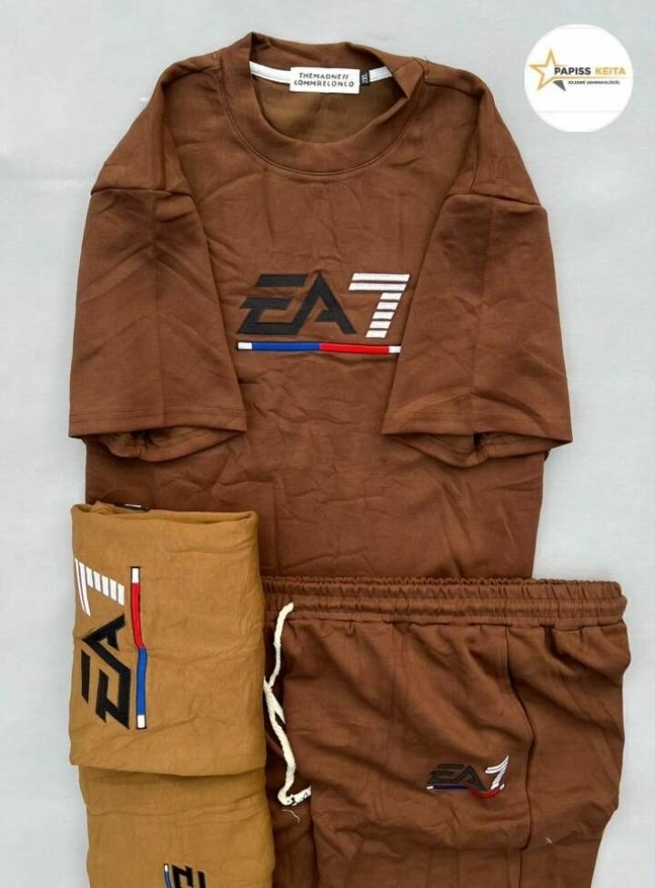 Ensemble jogging homme EA7