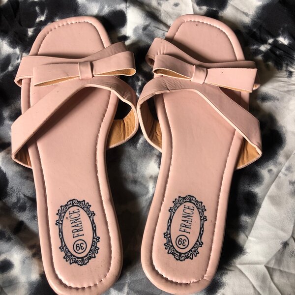 Sandales roses élégantes