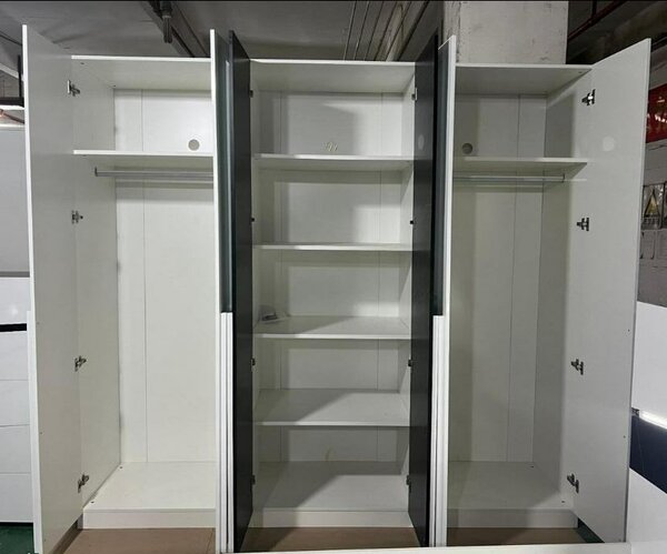 Armoire blanche 3 portes