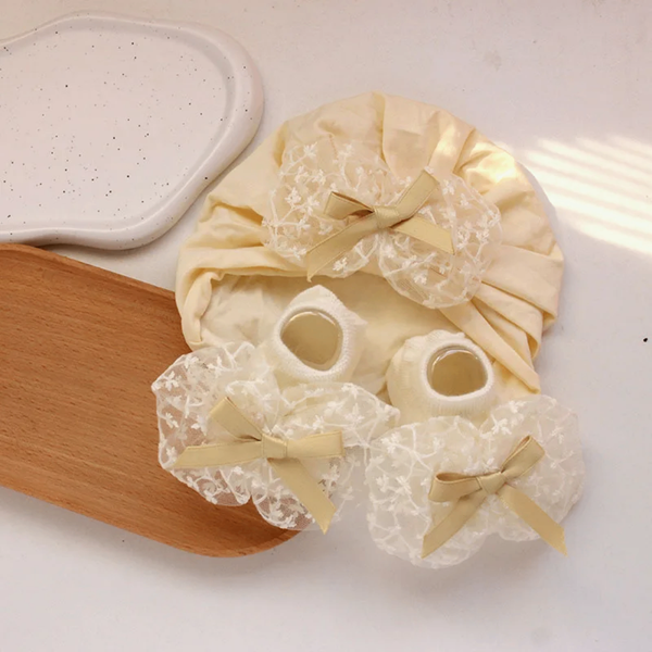 Ensemble bonnet et chaussons bébé