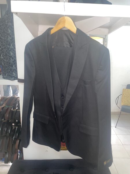 Costume élégant pour homme