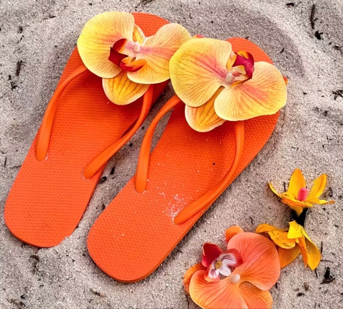 Tongs à fleurs exotiques