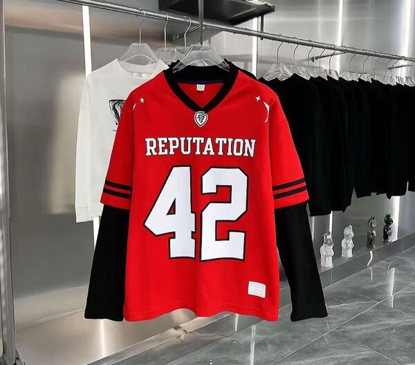 Maillot de sport rouge 42