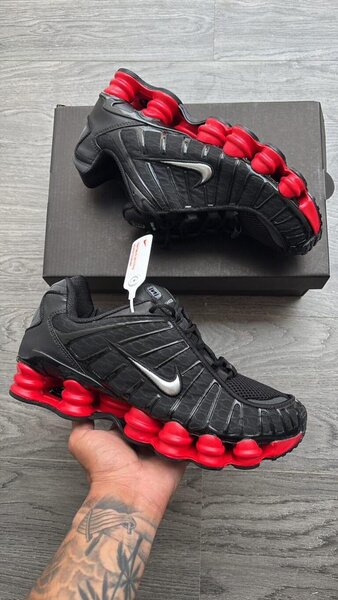 Baskets Nike Shox modernes