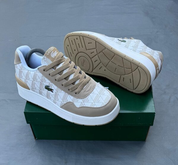 Baskets Lacoste pour hommes