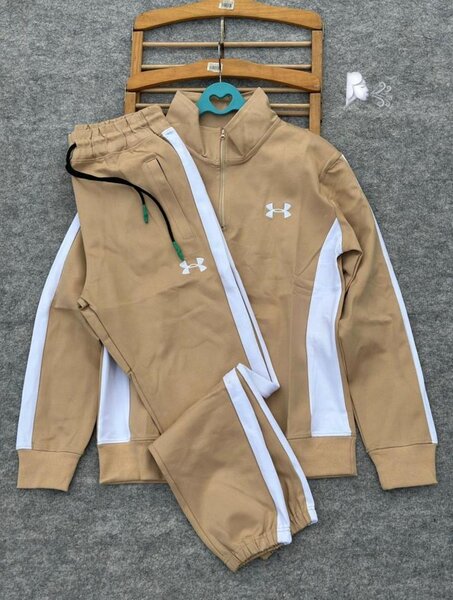 Survêtement beige blanc