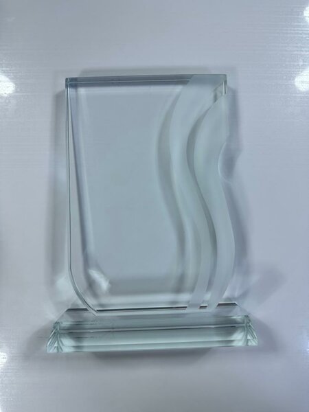 Trophée en verre élégant