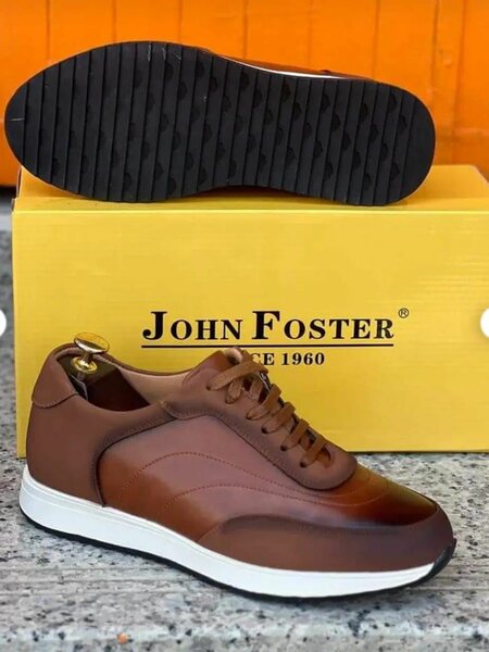 Baskets en cuir John Foster