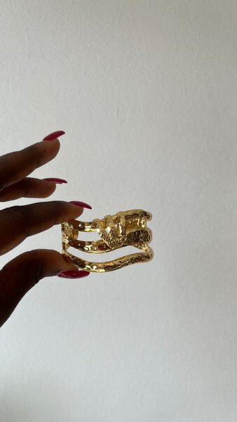 Bracelet en or sculpté