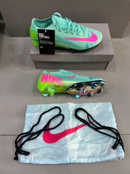 Chaussures de Football Nike Mercurial