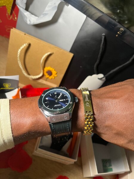 Montre élégante homme