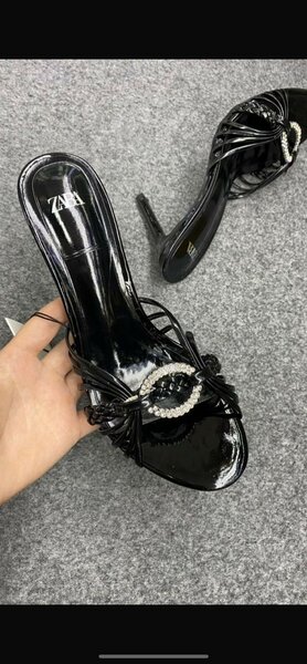 Ladies Heeled slippers