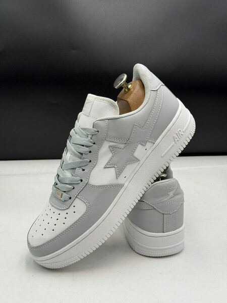 Baskets blanches et grises tendance