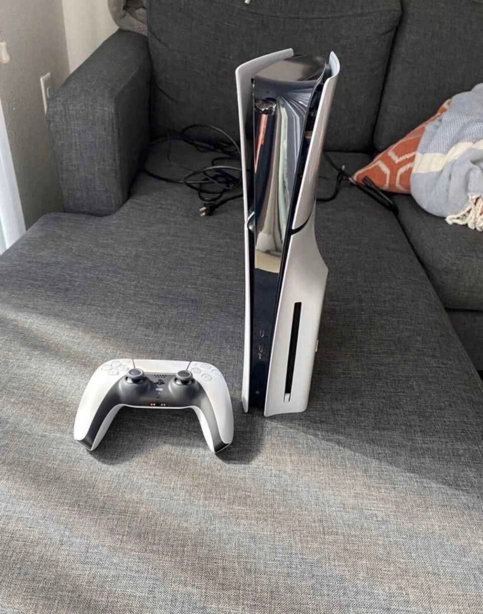 Console PS5 Slim avec manette