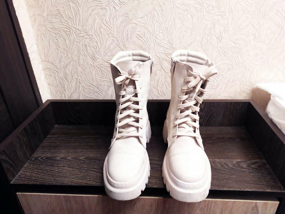 Демисезонные женские ботинки