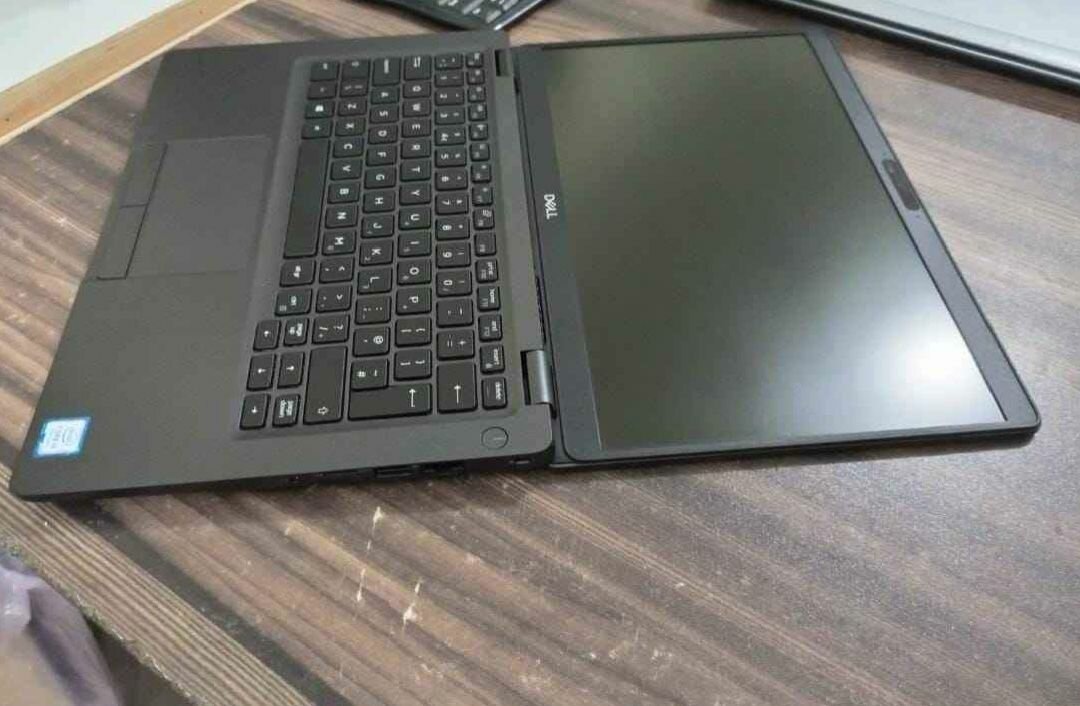 Dell Latitude 5300 Ci7 8th Gen 16/512