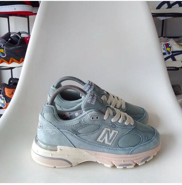 New Balance 993