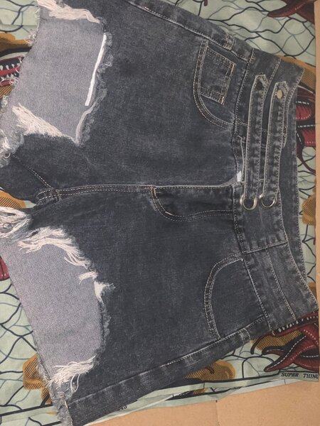 Short en jean déchiré