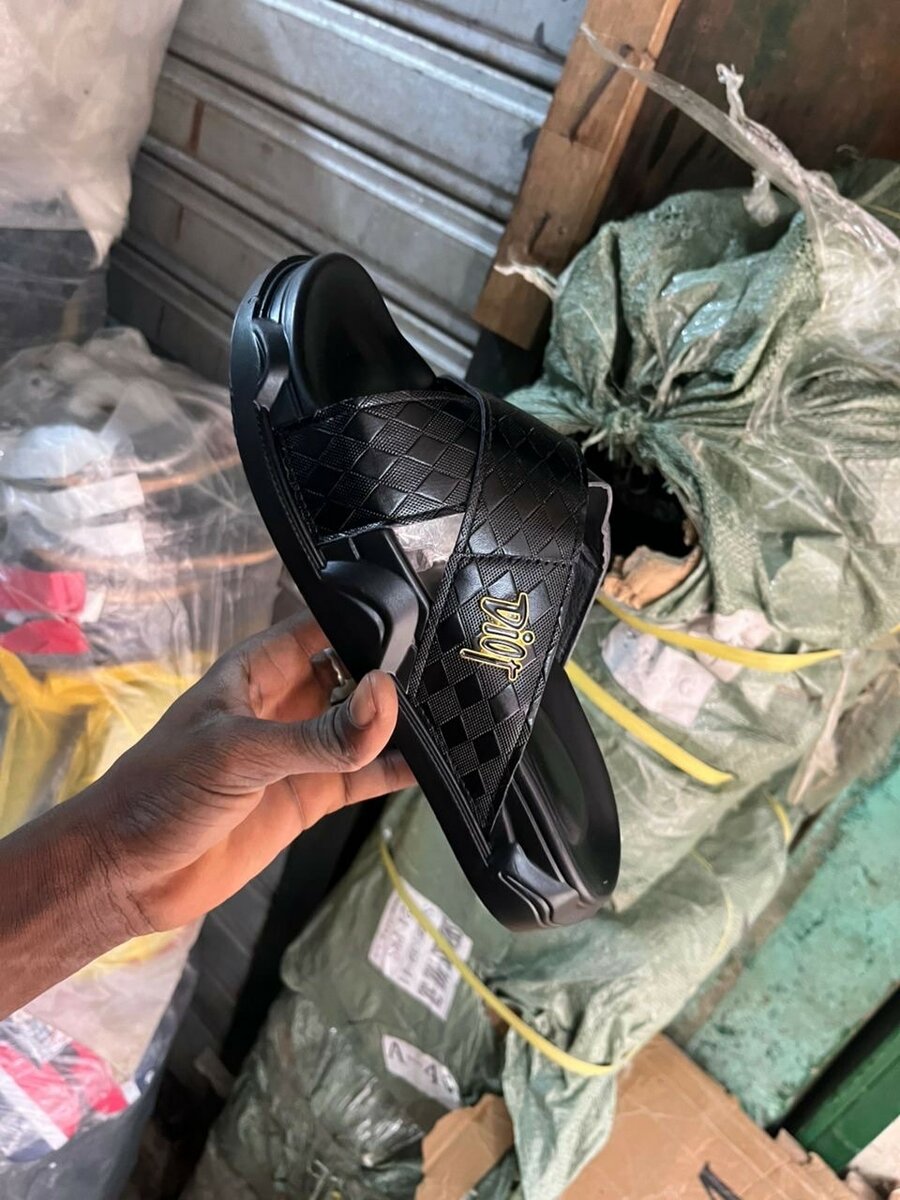 Sandales noires pour hommes