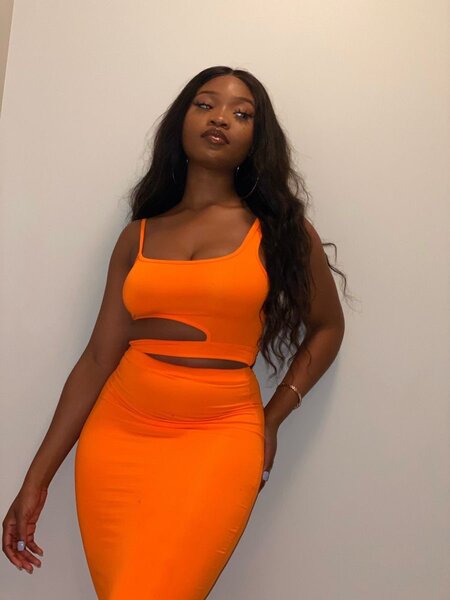 Robe moulante élégante femme