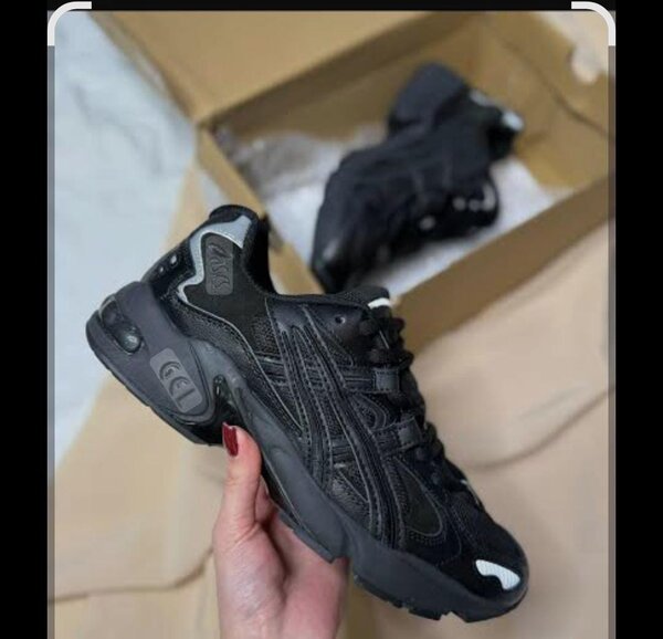 Stylish Black Athletic Shoes